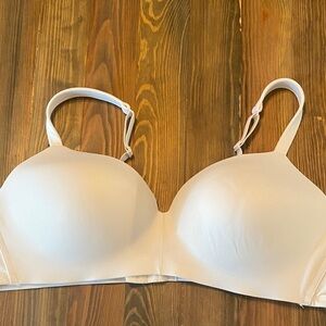 Cacique Lightly Lined T-shirt No Underwire Bra White